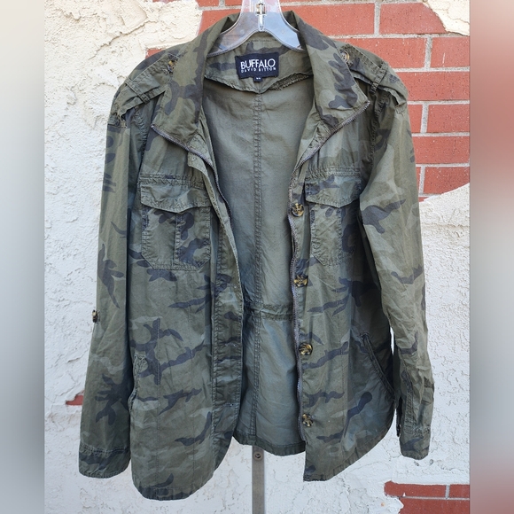 MEDIUM Buffalo DAVID BITTON shacket shirt jacket camo roll tab long sleeve green - Picture 11 of 16